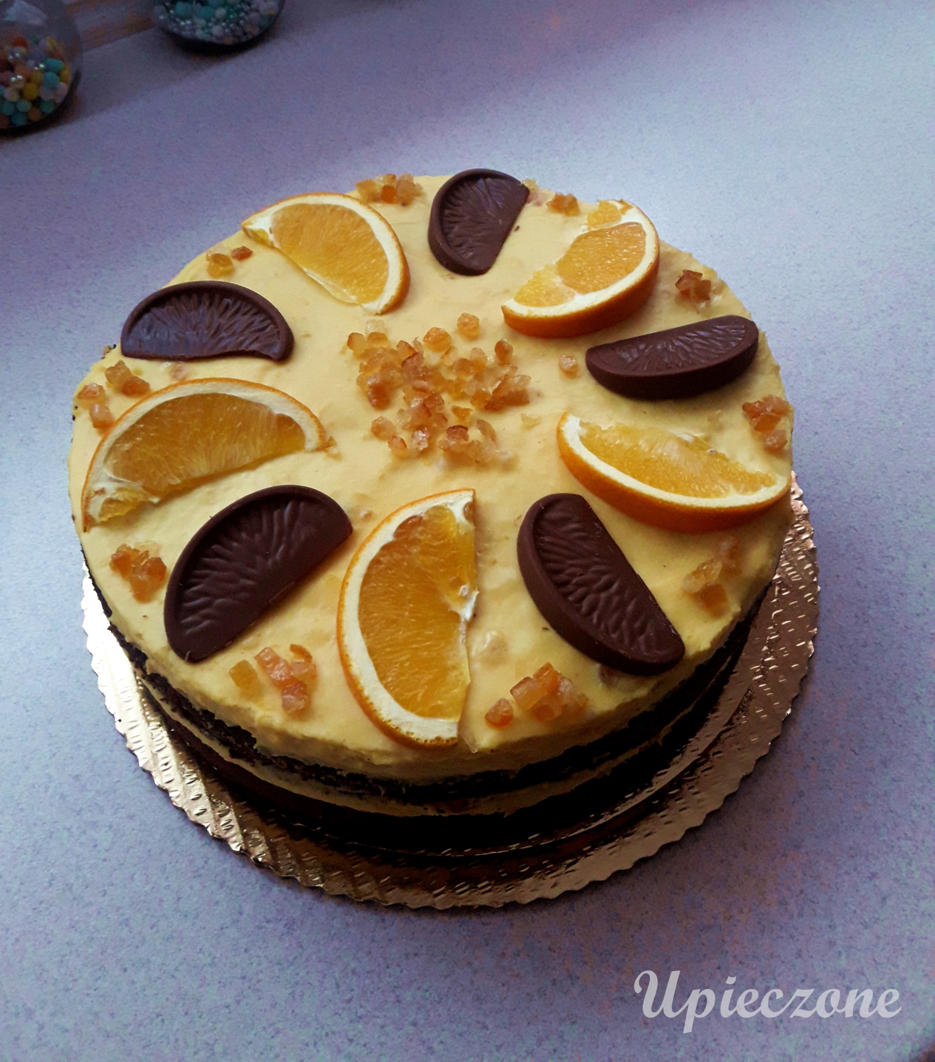Tort makowy z kremem pomarańczowym
